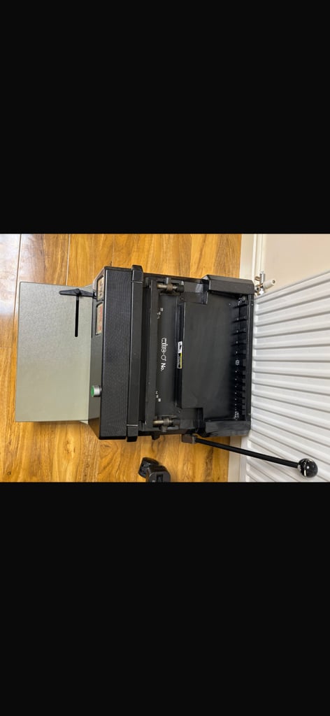 Binding system machine like new