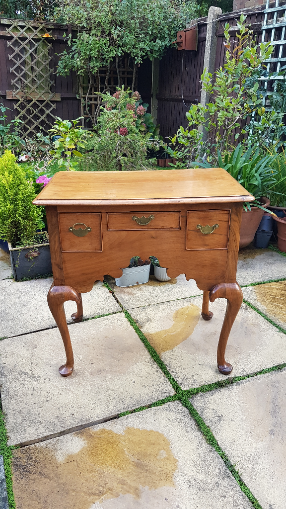 Queen Anne Antique Style Solid Cut Walnut Lowboy