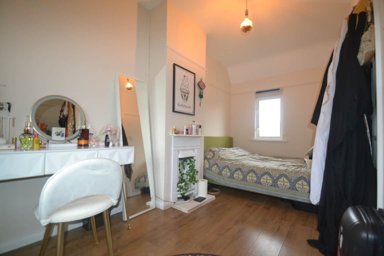 3 bedroom house in Allendale Avenue, Southall