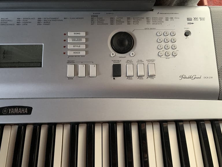  Yamaha DGX-230 Portable Grand Piano Electronic Keyboard