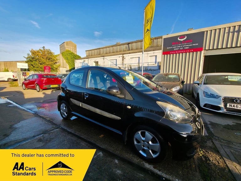 TOYOTA AYGO 1.0 VVT-i Black MultiMode Euro 4 5dr (AC) 2010