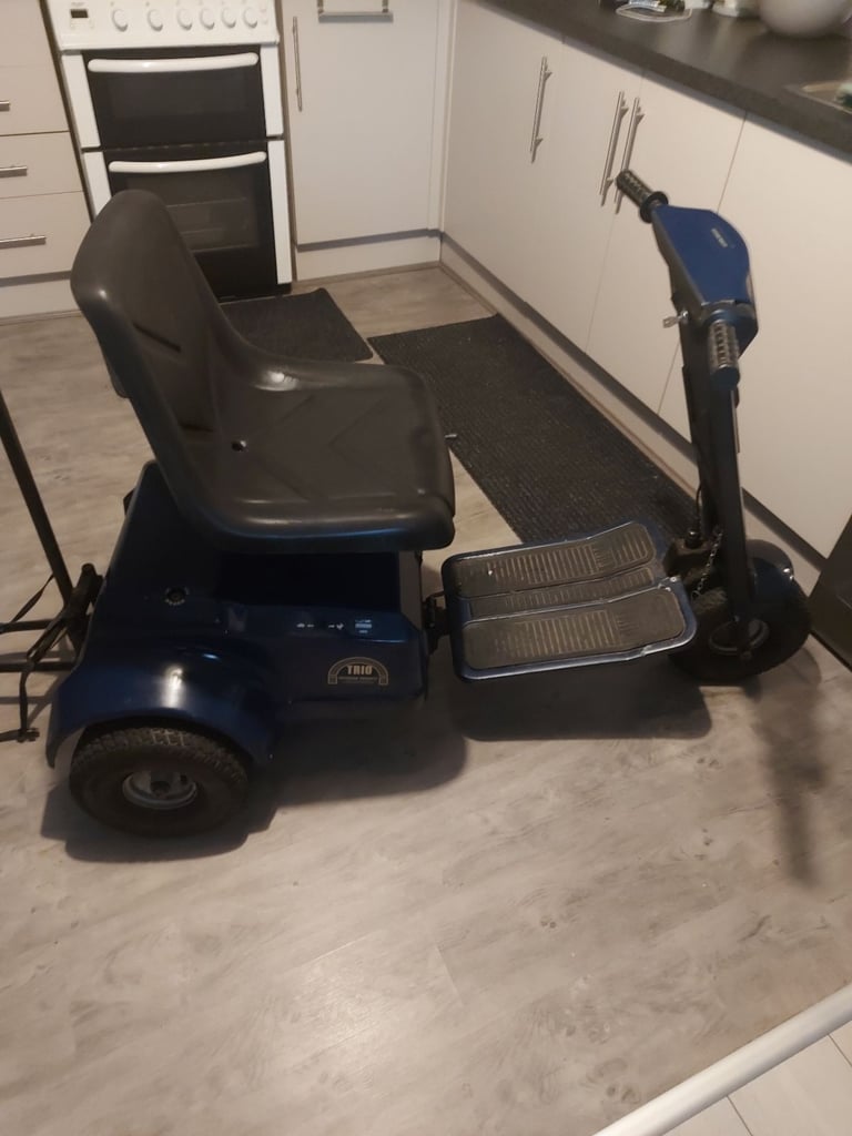 Single seater golf buggy