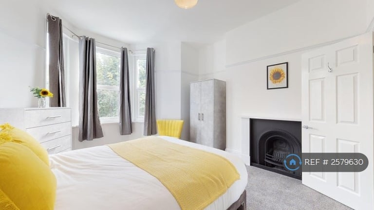 1 bedroom in West Hill Road, Plymouth, PL4 (#2579630)