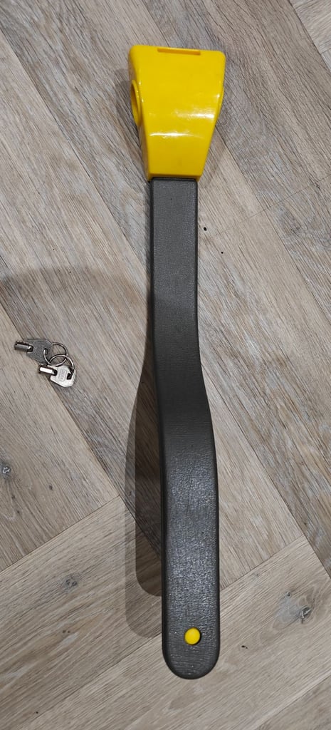 Stoplock Original Car Steering Wheel. Used with two keys. Cash on collection only. 