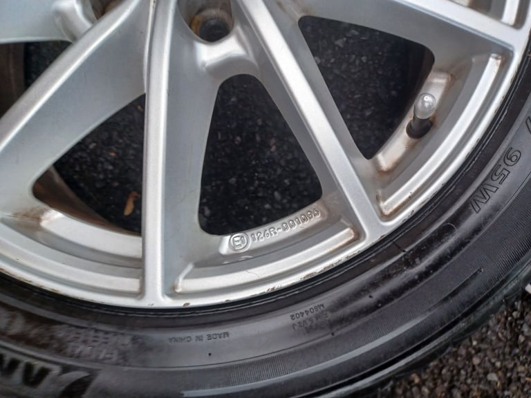 Alloy wheels 17" 5 stud with tyres