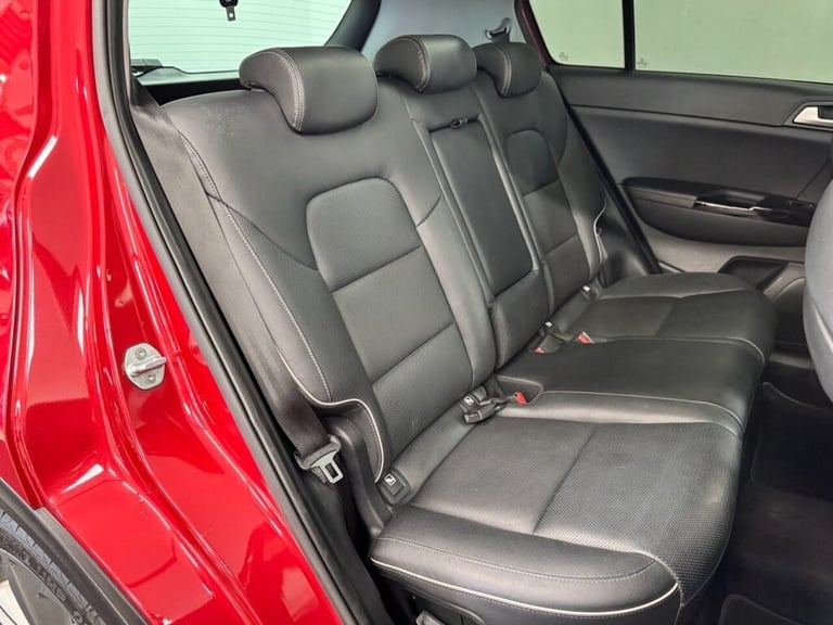 2018 Kia Sportage 1.6 T-GDi 4 DCT AUTO AWD 4WD 175 BHP + SAT NAV + GLASS SUNROOF + HEATED LEA EST...