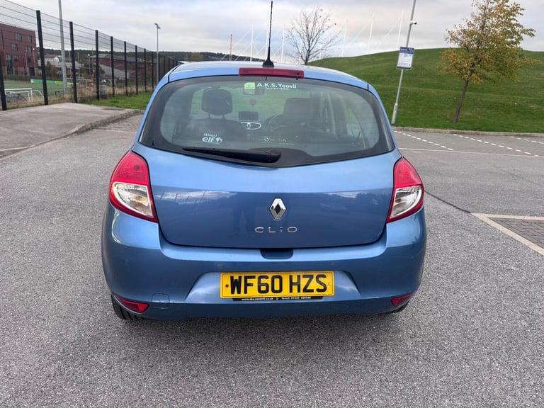 2011 Renault Clio 1.6 VVT Initiale TomTom Auto Euro 5 5dr HATCHBACK Petrol Automatic