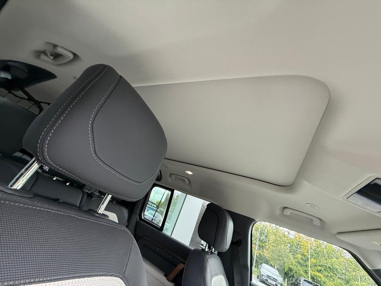 2022 Land Rover Defender 110 2.0 P400e 15.4kWh X-Dynamic HSE SUV 5dr Petrol Plug-in Hybrid Auto 4...