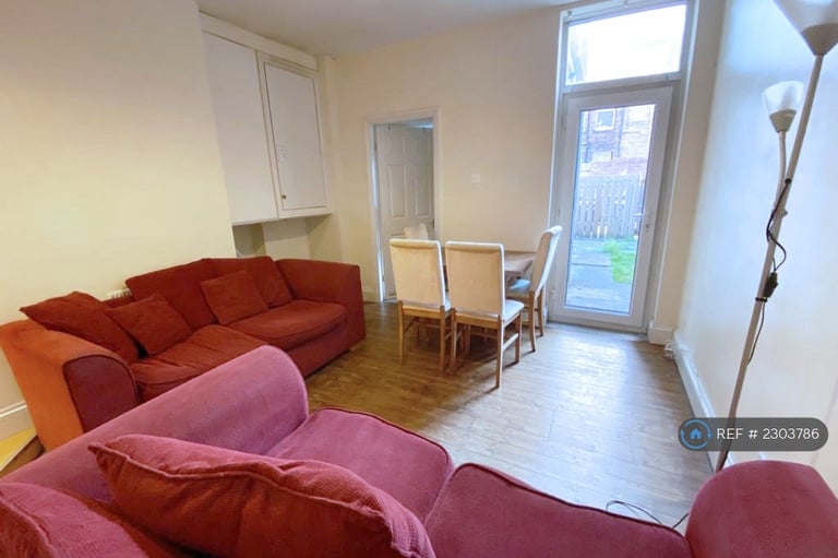 3 bedroom flat in Forsyth Road, Newcastle Upon Tyne, NE2 (3 bed) (#2303786)