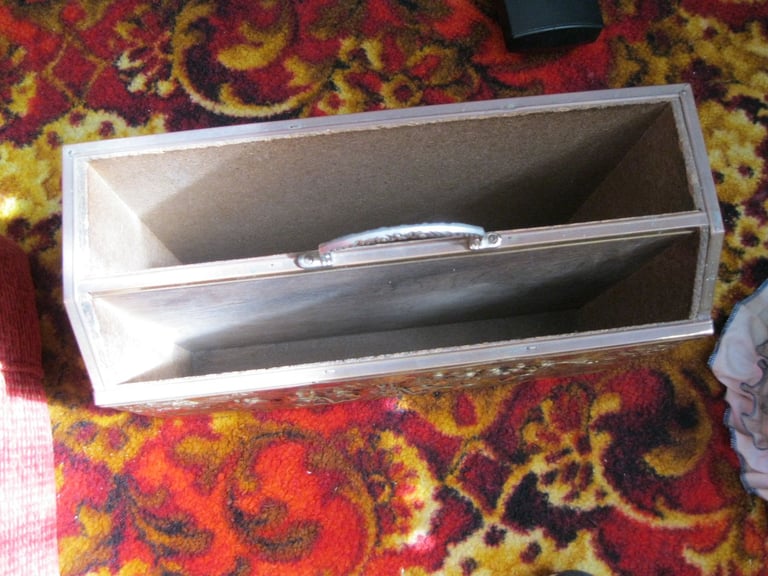 QUALITY BRASS NEWSPAPER AND MAGAZINE RACK HOLDER TOTTENHAM N17