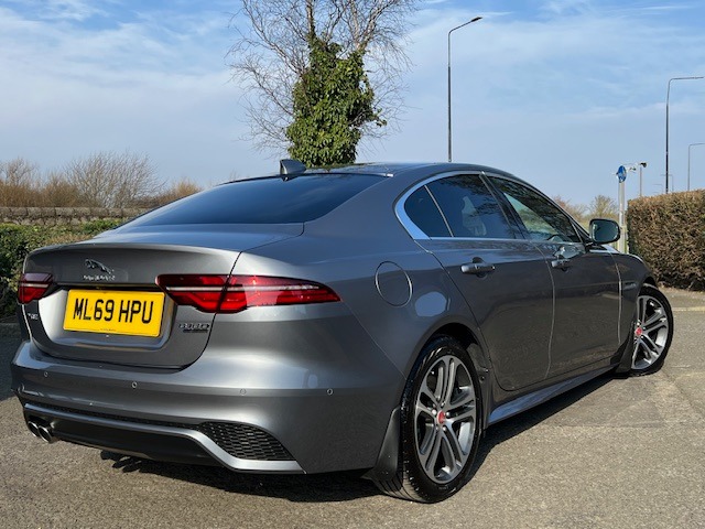 2019 Jaguar XE 2.0d R-Dynamic SE 4dr Auto SALOON Diesel Automatic