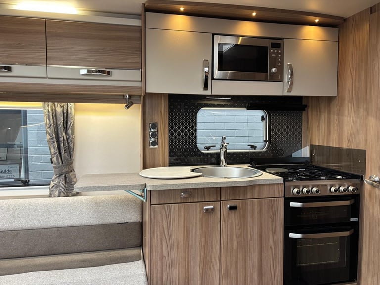 2022 SWIFT CHALLENGER 650, REAR FIXED ISLAND BED, CENTRE WASHROOM, ALDE, 