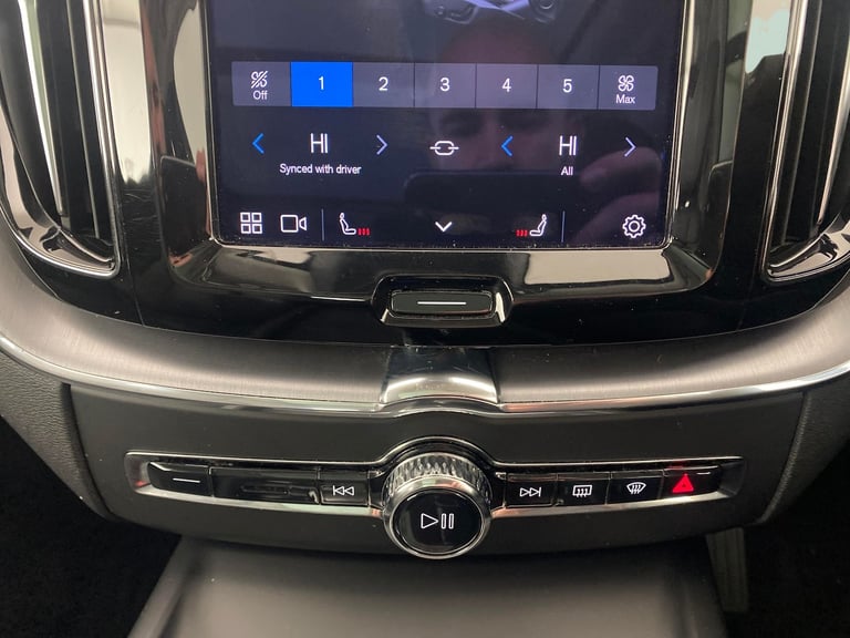 2021 Volvo XC60 2.0h T6 Recharge 11.6kWh Inscription Expression SUV 5dr Petrol Plug-in Hybr Suv P...