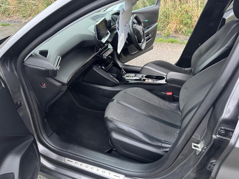 Peugeot 208 1.2 PureTech Allure Premium + Hatchback 5dr Petrol EAT Eu... 2023/23