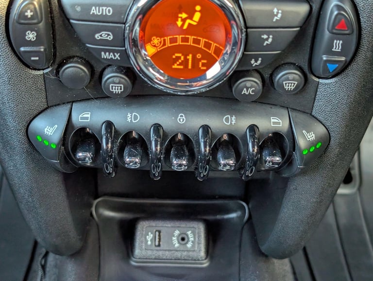 2013 MINI Hatch 1.6 John Cooper Works Euro 5 (s/s) 3dr HATCHBACK Petrol Manual