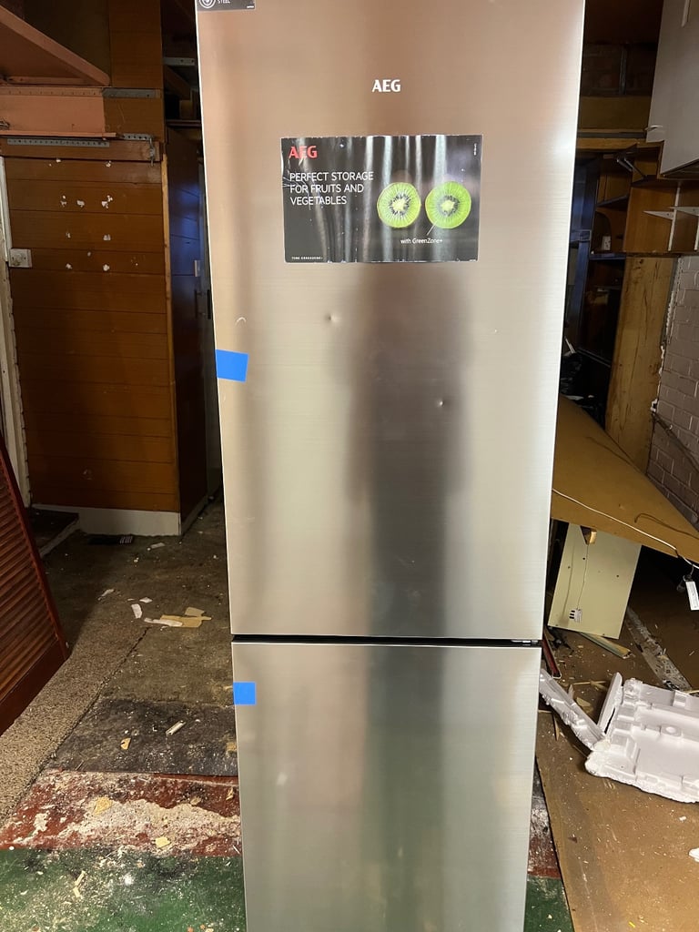 AEG 7000 FRIDGE & FREEZER 187CM Sliver £360