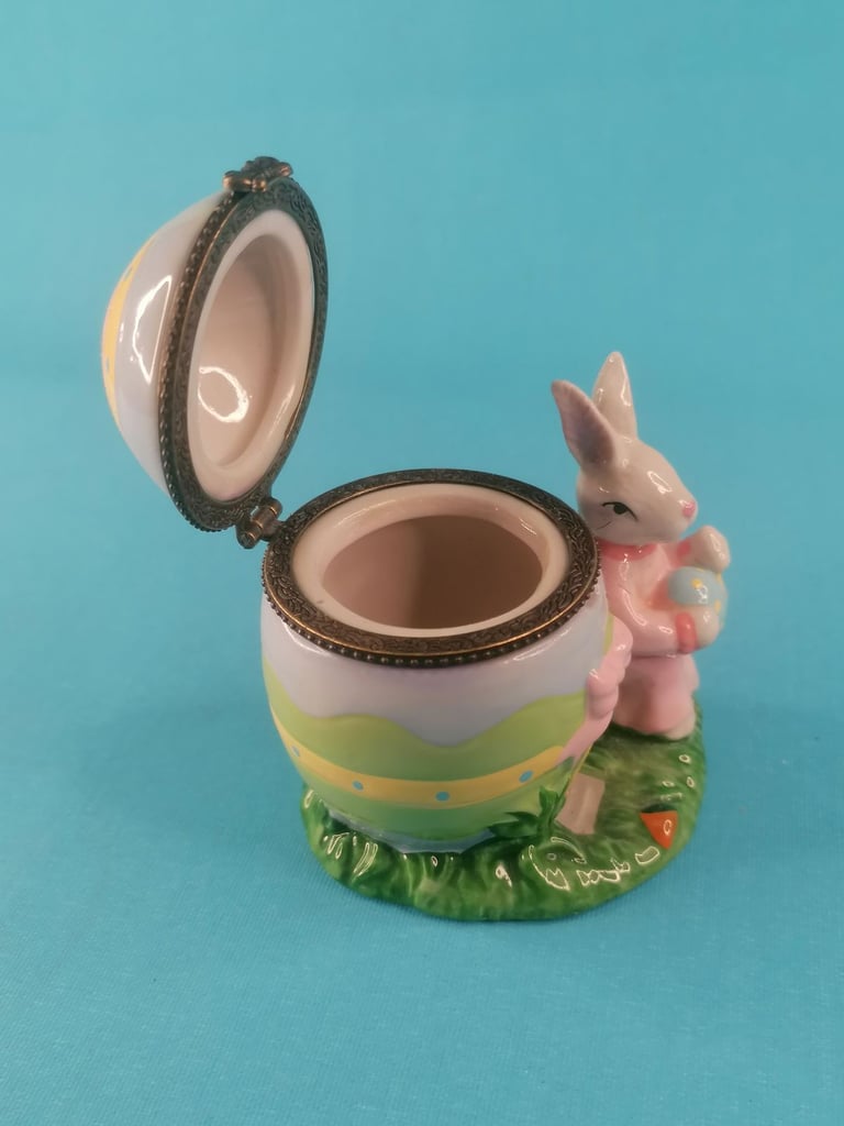 Vintage  Rabbit Trinket box 3-inch height. 