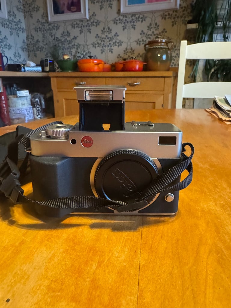 Leica Digilux 3 Camera
