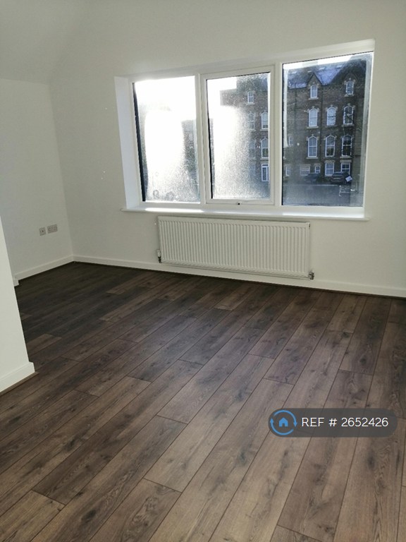 1 bedroom flat in Parkside East, Prenton, CH43 (1 bed) (#2652426)