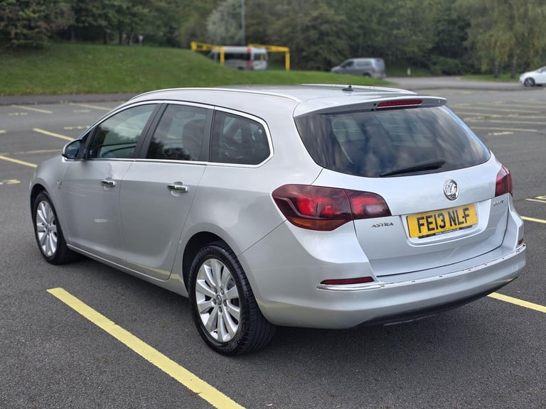 2013 Vauxhall Astra 1.7 CDTi ecoFLEX SE Sports Tourer Euro 5 (s/s) 5dr ESTATE Diesel Manual