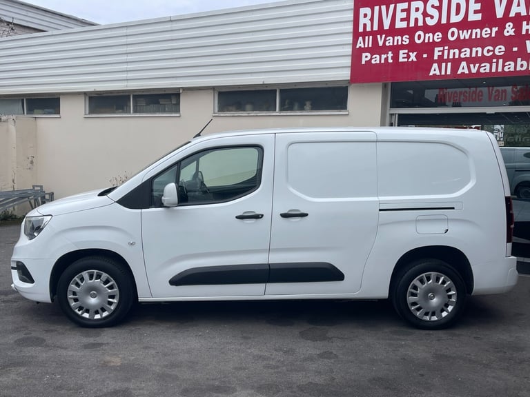 2021 Vauxhall Combo 2300 1.5 Turbo D 100ps H1 Sportive Van PANEL VAN Diesel Manual