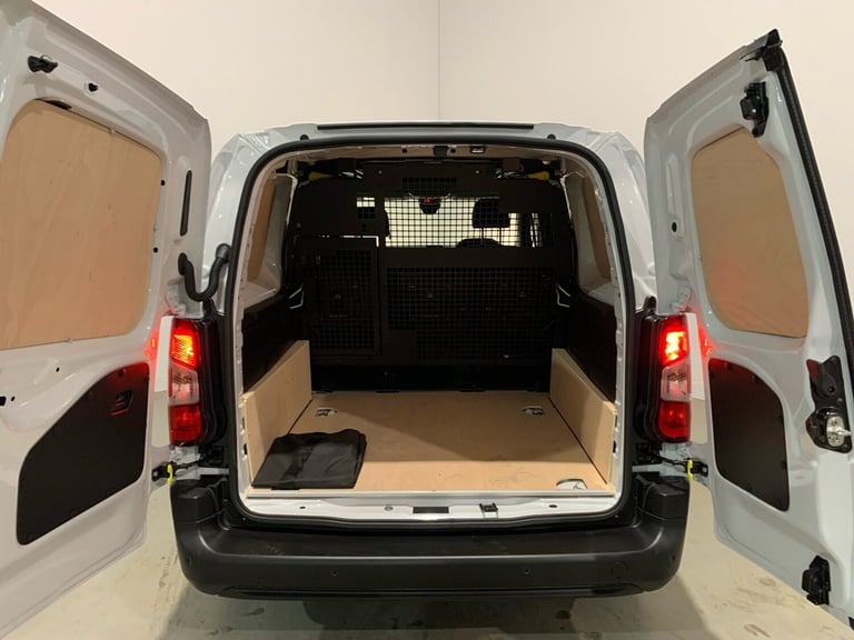 2025 Peugeot Partner 1.5 BlueHDi 100 Professional Crew Van PANEL VAN DIESEL Manual