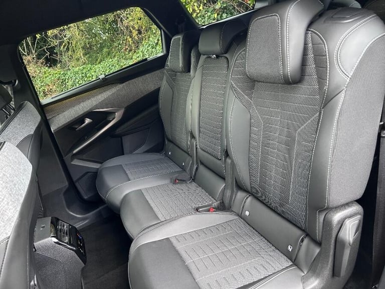 2025 Peugeot 5008 1.2 Hybrid Gt Suv 5dr Petrol Hybrid E Dsc6 Euro 6 (s/s) (136 Ps) HATCHBACK Petr...