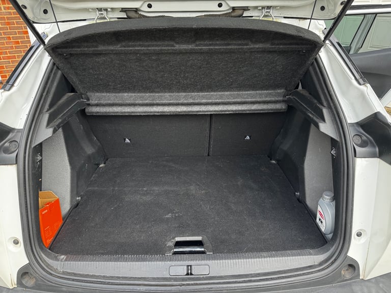 Peugeot, 2008, Hatchback, 2020, Manual, 1199 (cc), 5 doors
