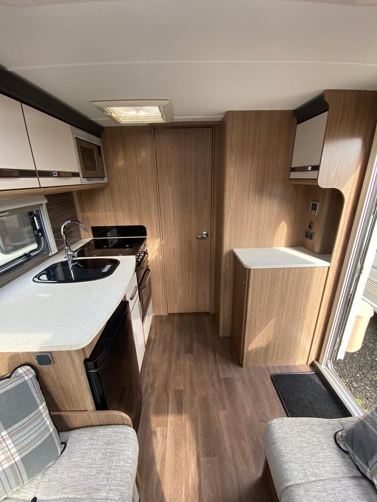 2017 Coachman VIP 545
