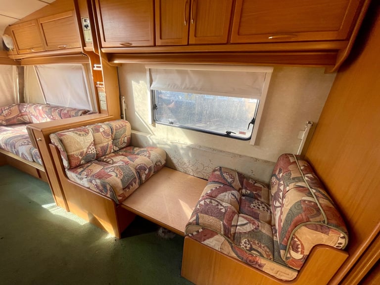 2005 caravan 4 beds 