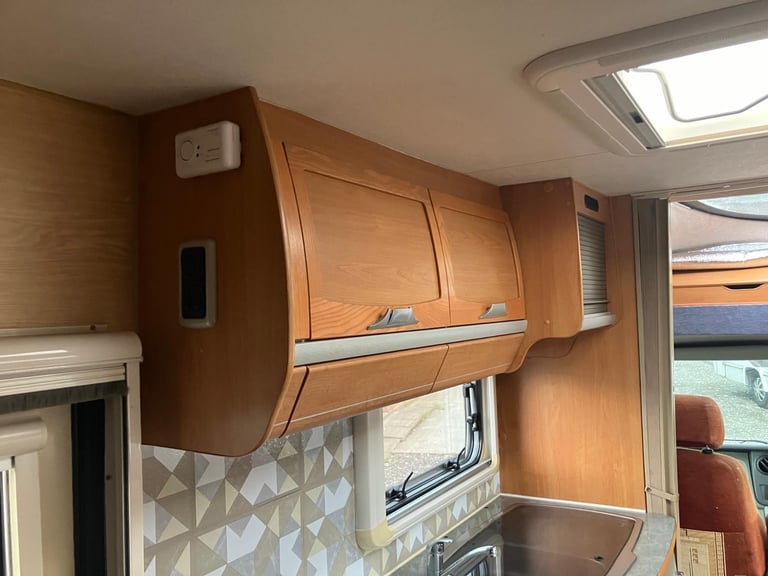 Lunar Fivestar Motorhome Fixed Bed 4 Berth 06’ Renault DCI 120 LWB