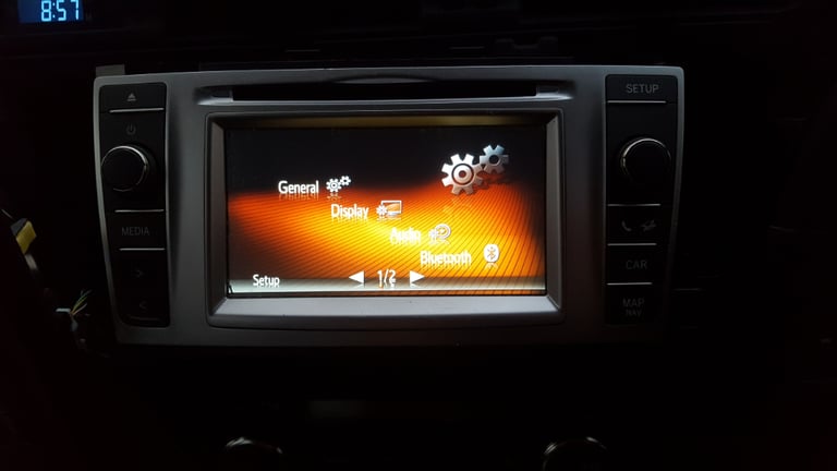 TOYOTA Auris/Yaris 2014-15 Radio/CD/GPS SYSTEM in full working order using buttons