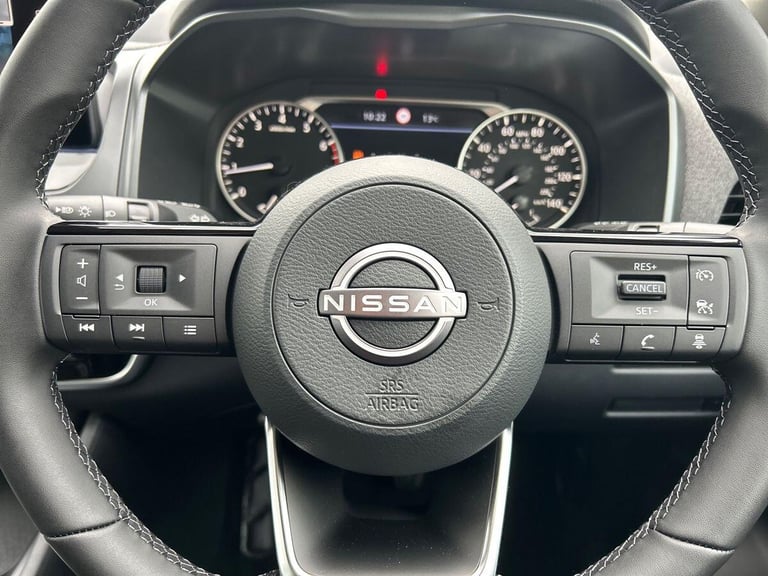 2025 Nissan Qashqai 1.3 DiG-T MH Acenta Premium 5dr HATCHBACK PETROL Manual