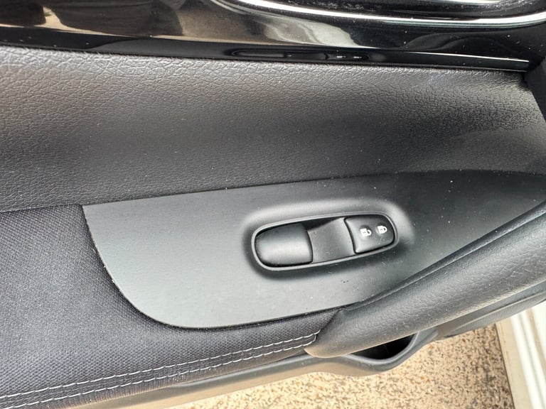 2017 Nissan Qashqai 1.2 DIG-T N-Connecta SUV 5dr Petrol XTRON 2WD Euro 6 (s/s)