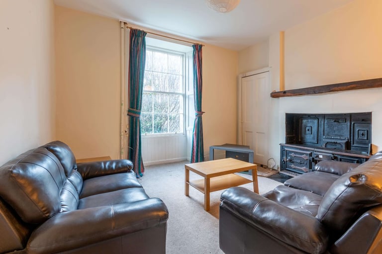 Well presented, 3 bedroom, 1st floor, HMO property in Sciennes – available November