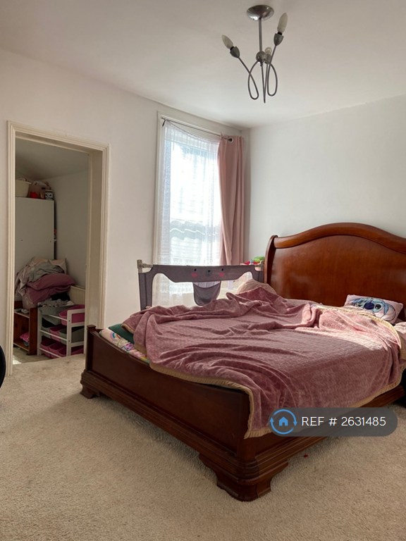 4 bedroom house in Chapel Road, Hounslow, TW3 (4 bed) (#2631485)