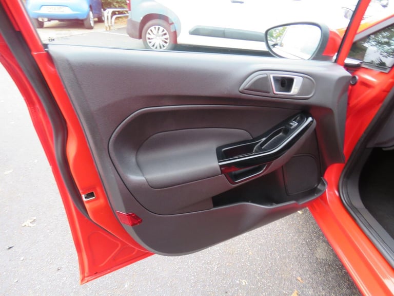 2016 Ford Fiesta 1.0T EcoBoost Zetec Euro 6 (s/s) 5dr HATCHBACK Petrol Manual