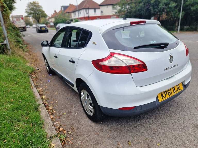 Renault, MEGANE, Hatchback, 2011, Manual, 1598 (cc),5 doors - Image 3