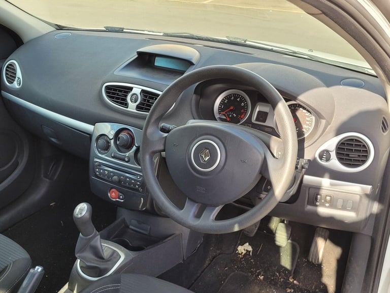 2012 Renault Clio 1.2 16V Expression+ 3dr HATCHBACK PETROL Manual