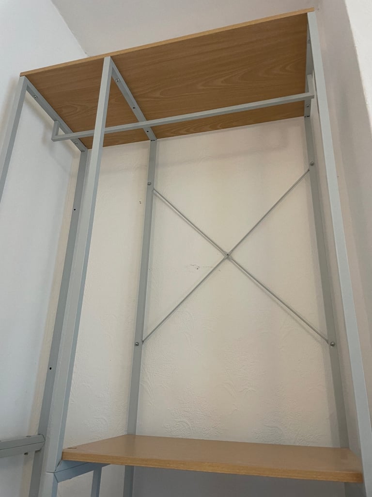 Open wardrobe storage unit 