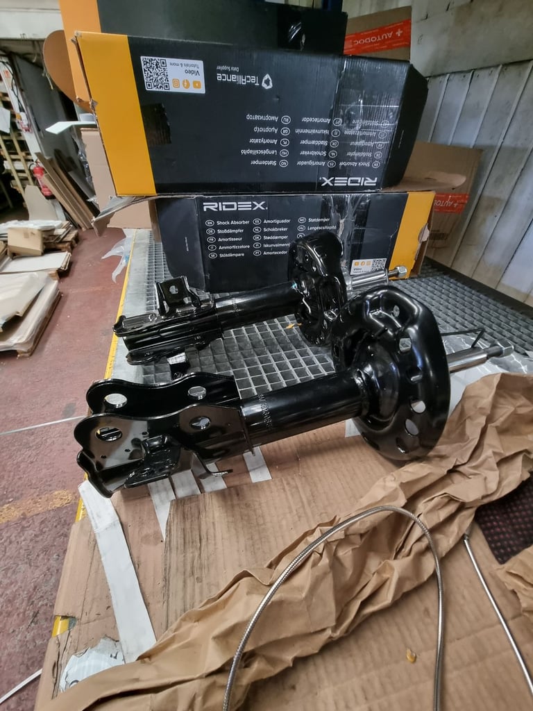 Honda Civic Fn2/Type R Two front shock absorbers 