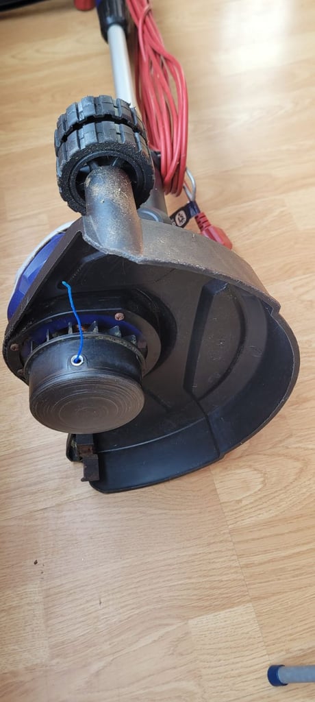 Electric strimmer