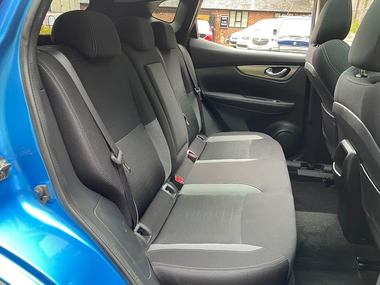 2017 Nissan Qashqai 1.2DiG-T N-Connecta 5 Door Petrol Suv In Blue - Euro 6 HATCHBACK Petrol Manual