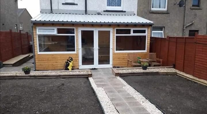 Builder Services - Refurbishment, Renovations And Extensions - Kitchens, Bathrooms & More 🛠️