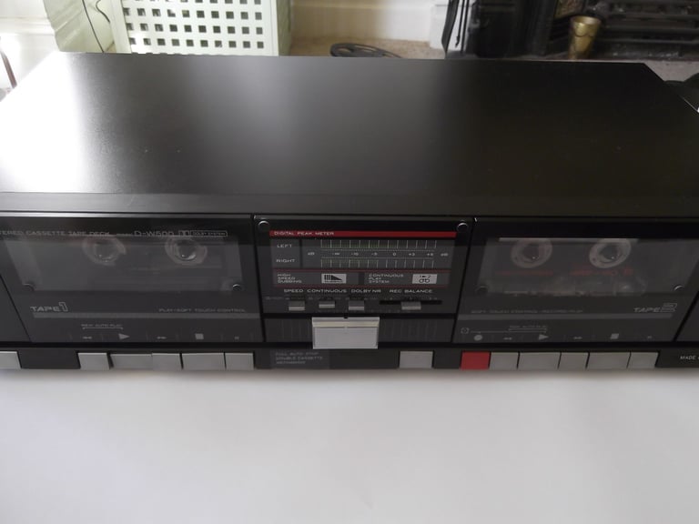image for Hitachi D-W500 double compact stereo cassette deck - good cosmetic and working condition