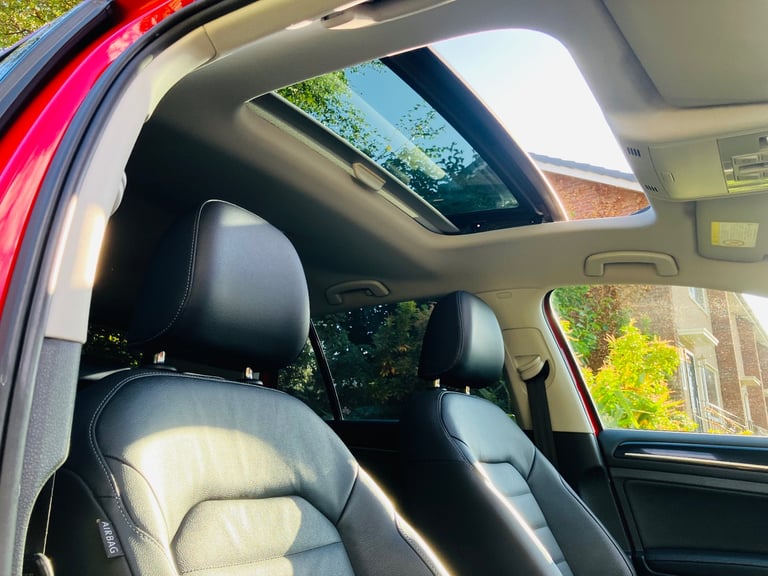 2013/63 VOLKSWAGEN GOLF Mk7 1.4 GT TSI DSG Auto 5dr **CARPLAY - PAN ROOF - LEATHER - XENONS**