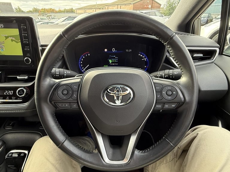 2019 Toyota Corolla 2.0 VVT-h Design Hatchback 5dr Petrol Hybrid CVT Euro 6 (s/s) (184 ps) Hatchb...