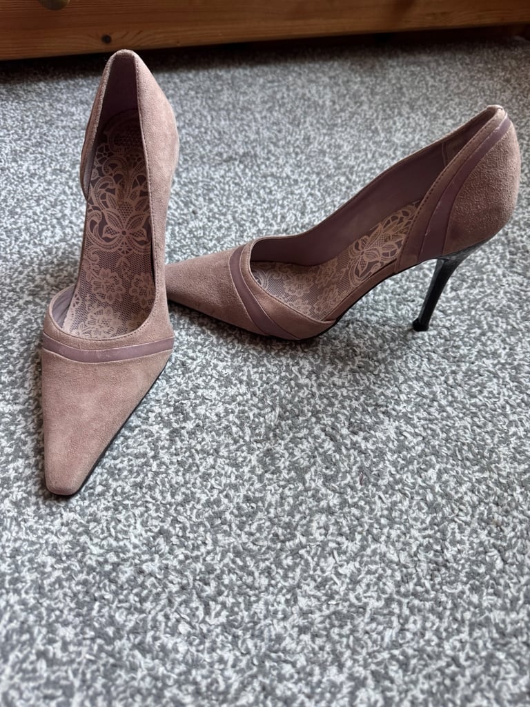 image for Stilettos and sandales 