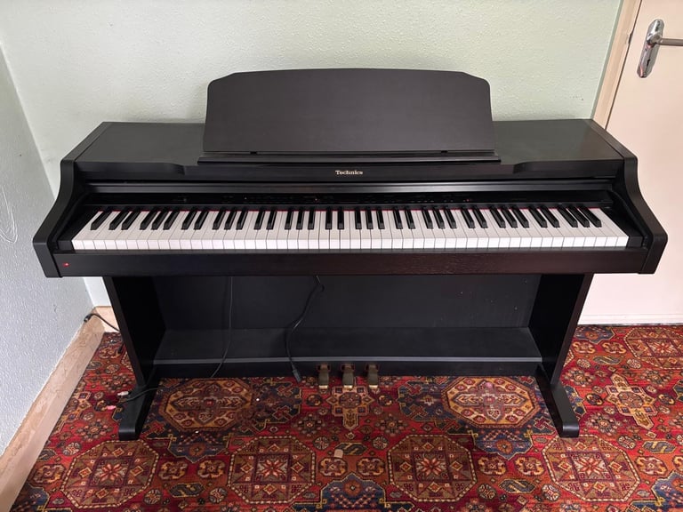 Technics SXPX552 digital piano