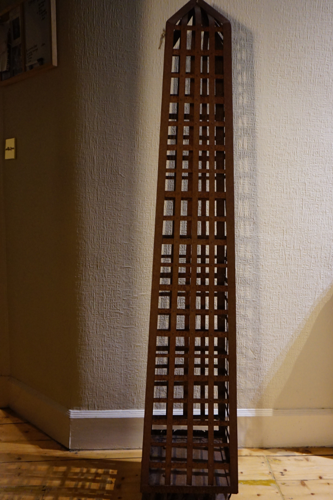 Oblisk, garden ornament